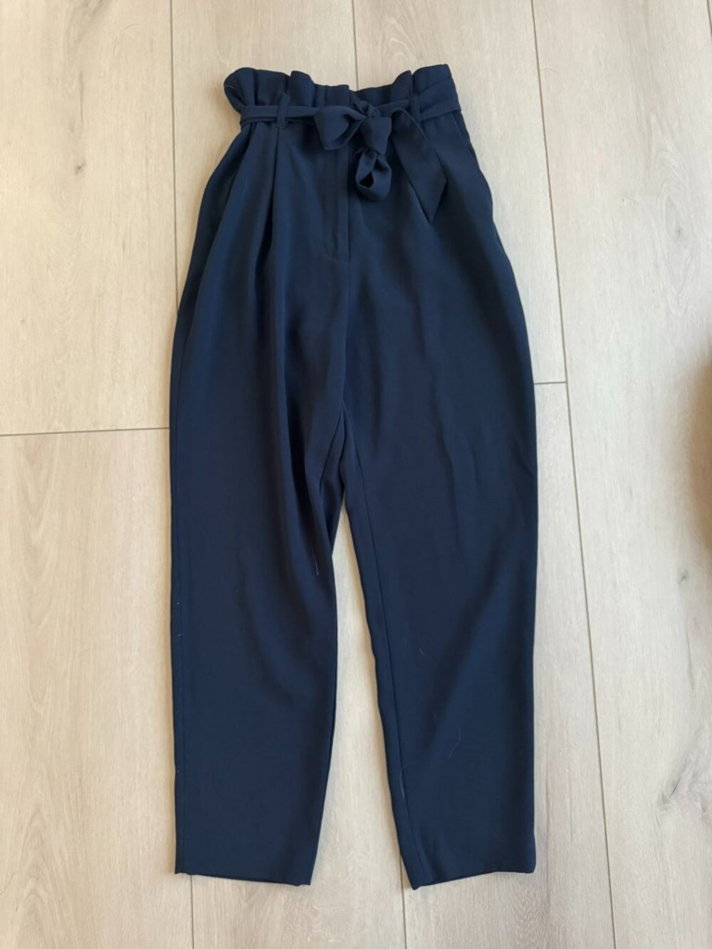 H&M High Waist Paperbag Tie Waist Trousers in Navy Size 0